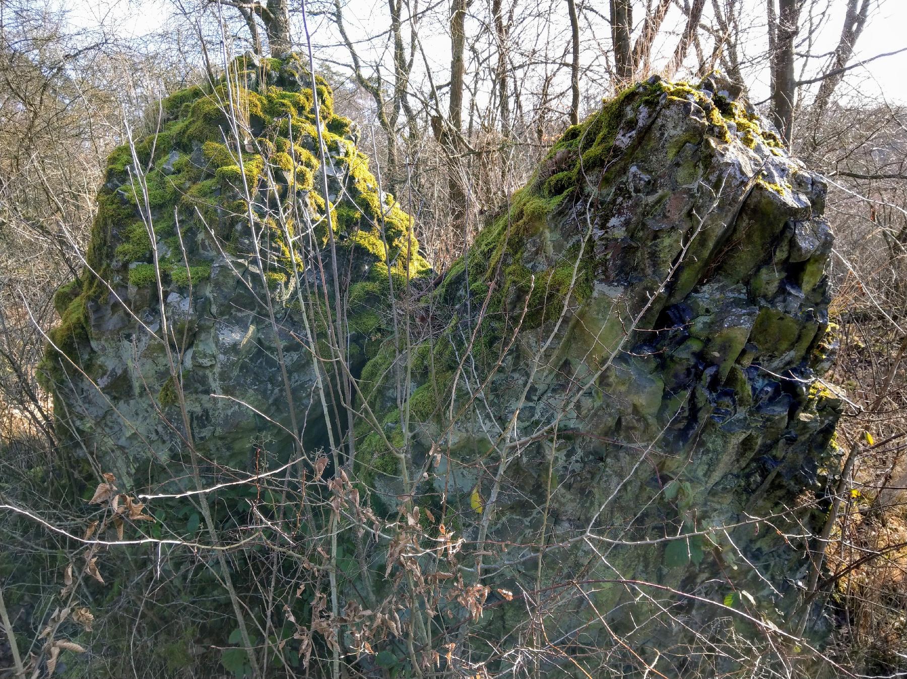 Felsen Die dicken Steine (Schadges) in Herbstein-Schadges