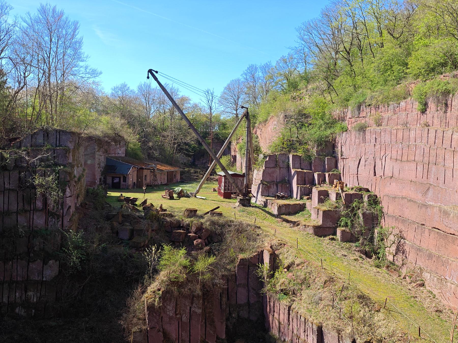 Felsen Geotop Steinbruch Michelnau in Nidda-Michelnau