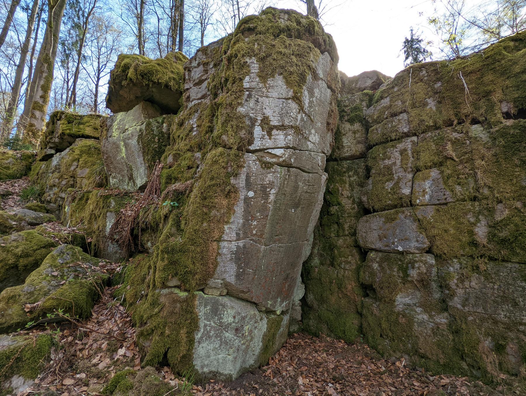 Felsen Teufelskanzel in Grebenhain-Ilbeshausen-Hochwaldhausen