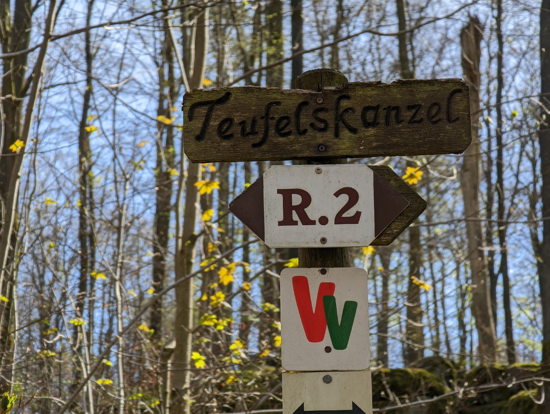 Felsen Teufelskanzel in Grebenhain-Ilbeshausen-Hochwaldhausen