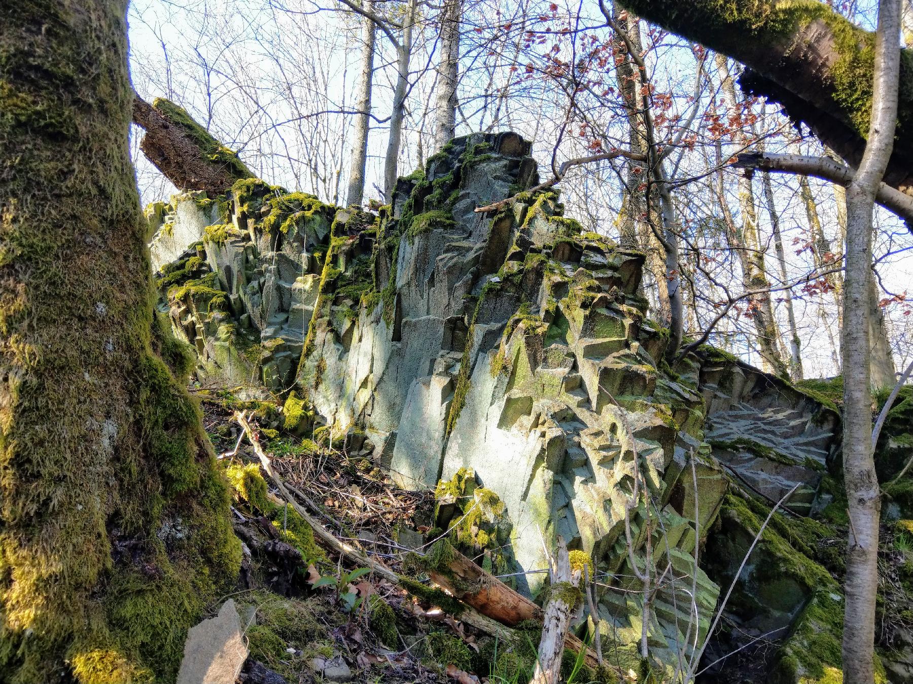 Felsen Wildfrauhaus (Wohnfeld) in