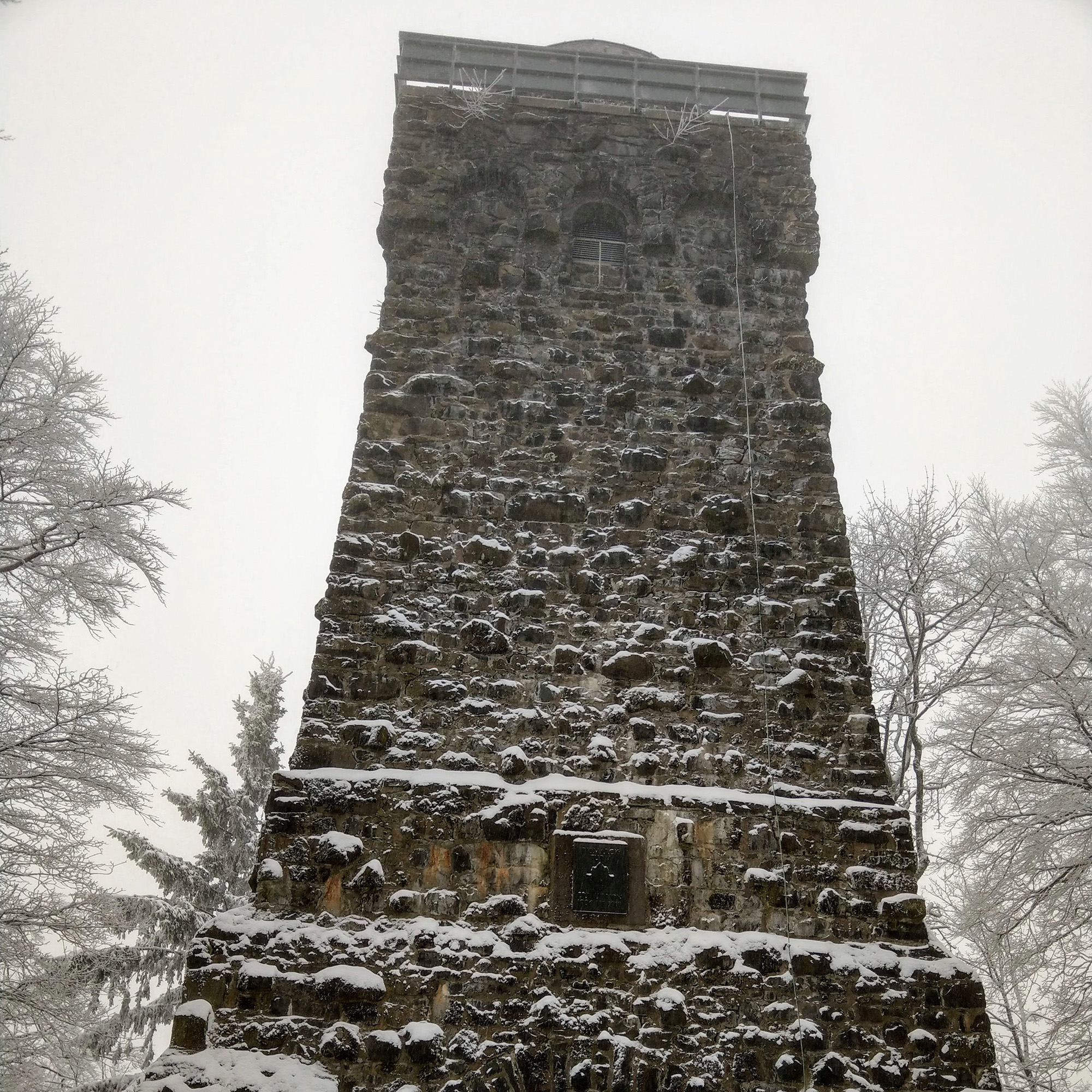 Bismarckturm im Vogelsberg (Winter)
